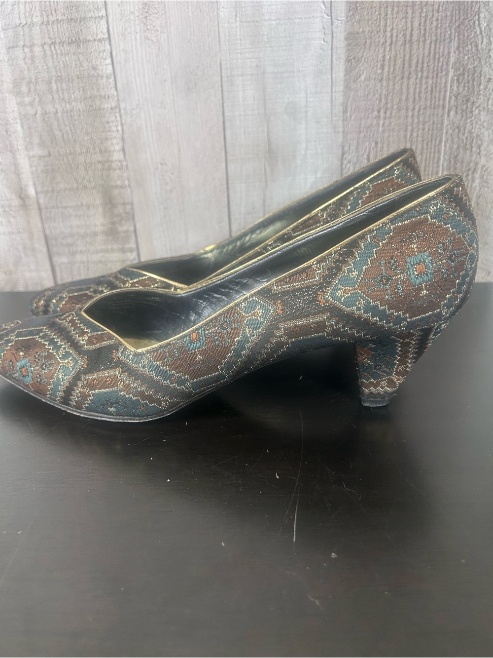 Vintage Roberto Capucci Italy Tapestry Jacquard Kitten Heel Pumps 10.5 AA w/ Box - Picture 3 of 11